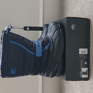 Sorel Youth Flurry Boots in Navy